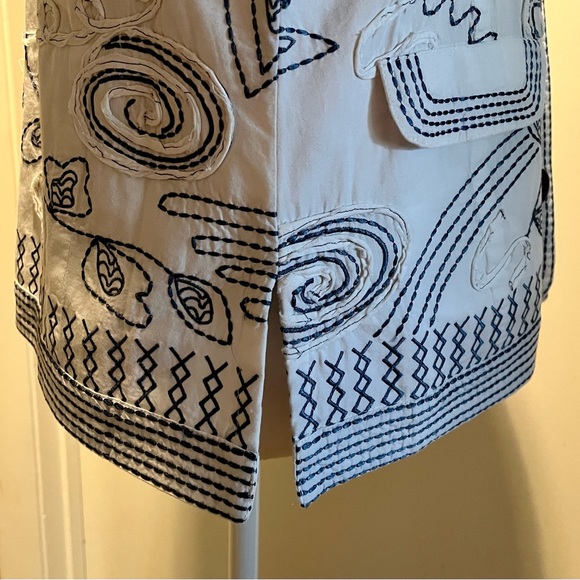 Distinctive Lightweight Jacket - Picture 5 of 7